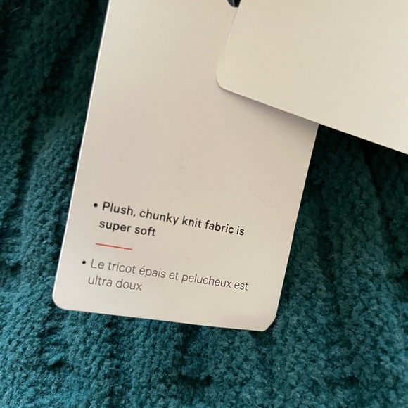 NWT Lululemon Women’s Cable Knit Pom Beanie Forest Green - Picture 9 of 11